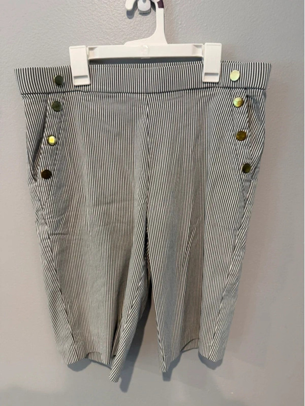 Liz Claiborne Striped Sailor Button Bermuda Shorts – Size Large